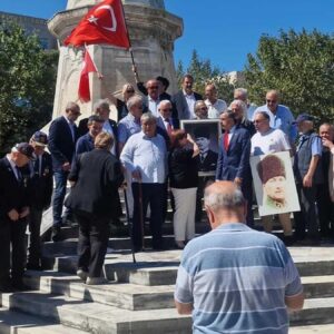 enver pasanin mezari basinda acilim surecine tepki d6EVFtwX