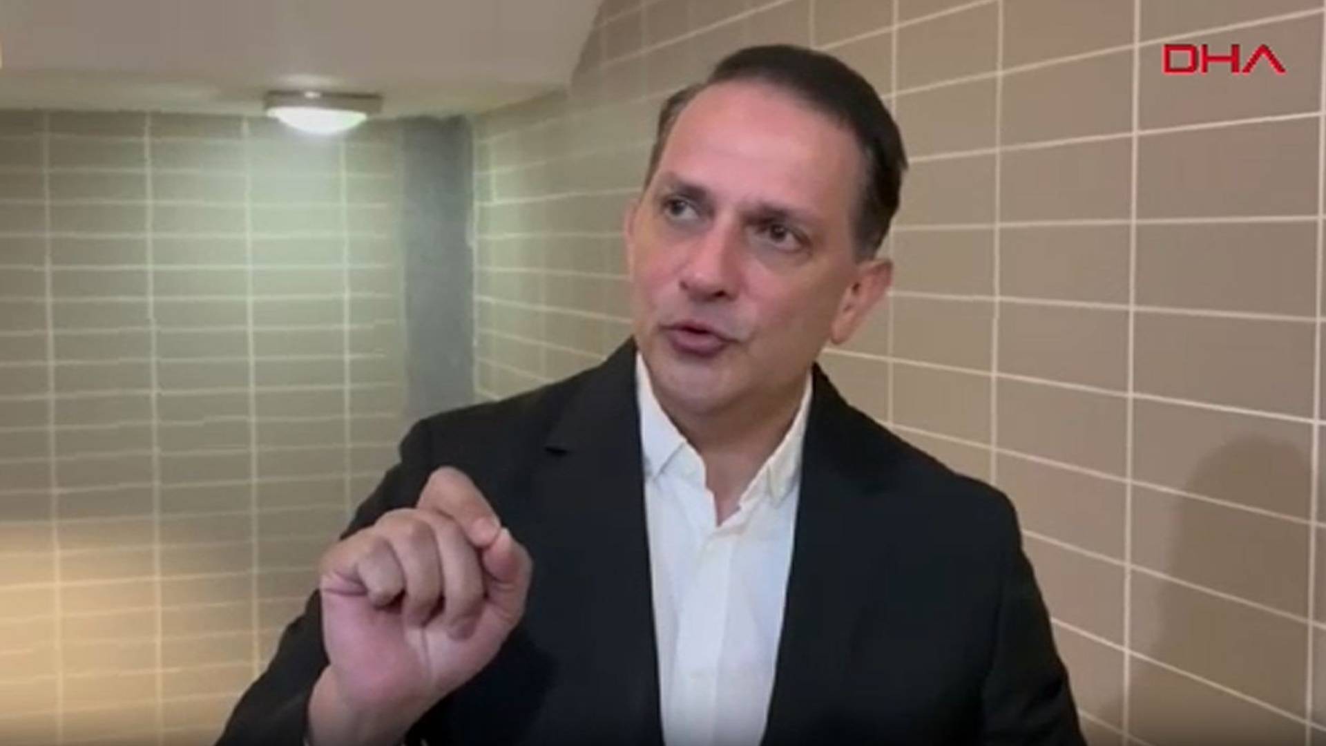 ifadeye cagrilan mucahit birinci adliyede meslegimi ifa ettigim icin garip bir durumla karsi karsiyayim bu siyasi bir komplo qddH4Ug9