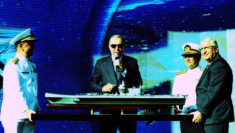 sosyal medyada gundem olan video savunma bakani ile deniz kuvvetleri komutani maket tasidi Oa2ZlOeD