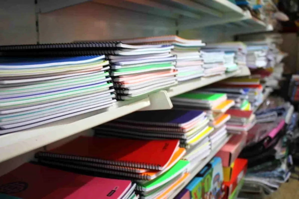 erzincanda okul alisverisi yogunlasti ES9IW6Iz