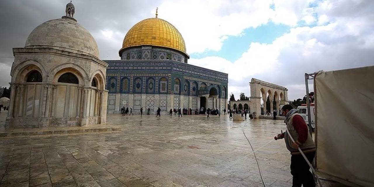 israilli yerlesimcilerden mescid i aksaya baskin 3G2nQTyE