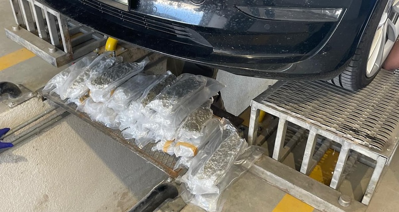 istanbulda bir aractan 37 kilo uyusturucu cikti KwyLrTvj