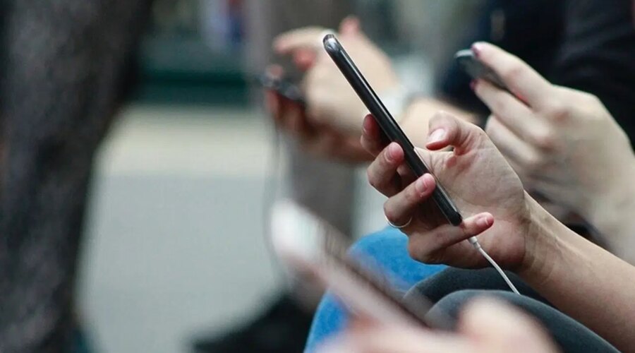 Milyonlarca kişiyi ilgilendiren gelişme: Telefonlara internetsiz ve ücretsiz TV yayını geliyor!