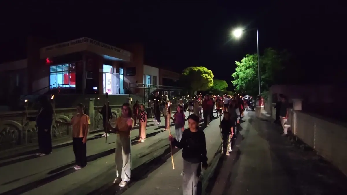 sarioglanda fener alayi yuruyusu fPAa8UsZ