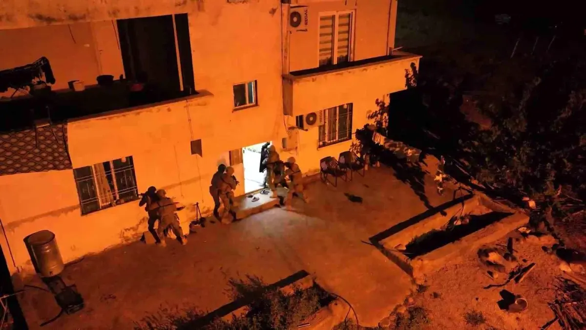 sirnakta uyusturucu operasyonu 20 kilo esrar ele gecirildi xUJFF3RY