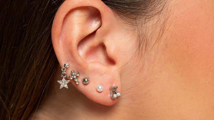 enfeksiyon ve isitme kaybi riski coklu piercing tehlikesi kulak memesini bile yirtiyor aAmFM22z.jpg