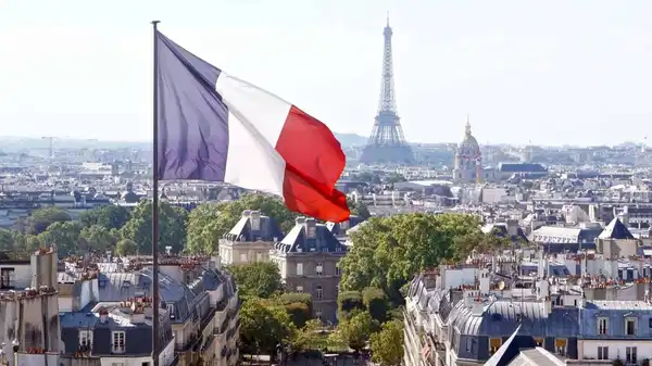 fransanin kredi notu gorunumu negatife cevrildi siyasi parcalanma vurgusu ixFObZ98.jpg