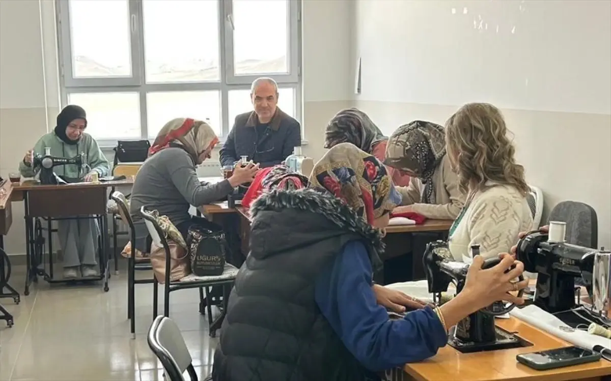 halk egitim kurslarina ziyaret 3HIsRbUv.jpg