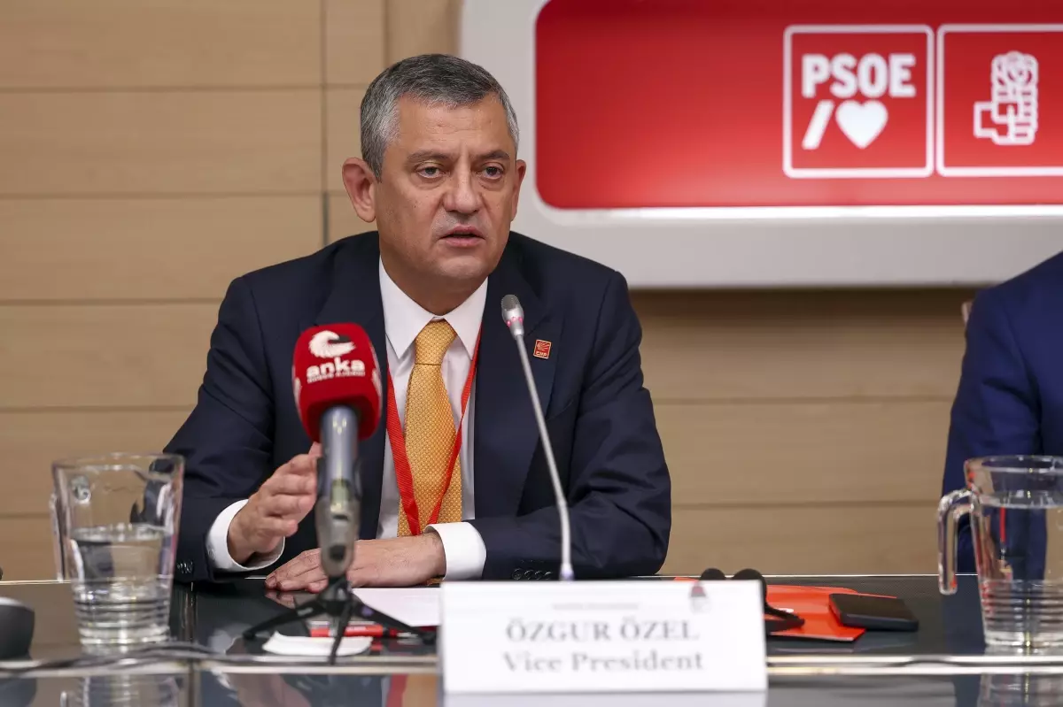 ozel mucadelemiz daha adil daha ozgur ve daha bariscil bir dunya icin buyuyerek devam edecek N88qekea