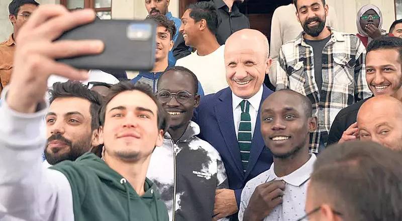 devlet universitelerinde kontenjan daralirken yabanci ogrenci sayisi hizla artiyor yaj85c6T.jpg