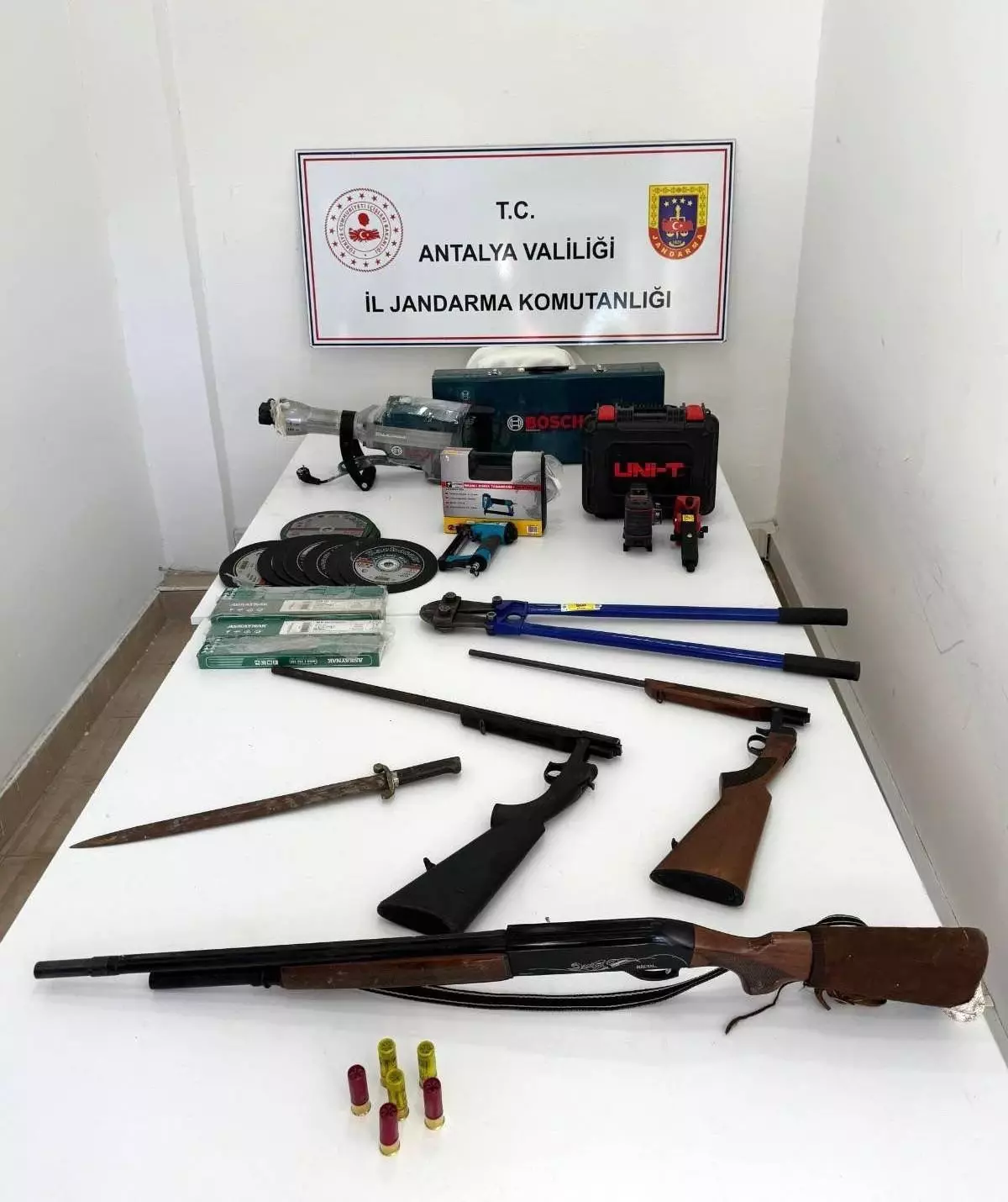 İş yerinden hırsızlık olayının faili yüz tanıma sistemi ile tespit edildi