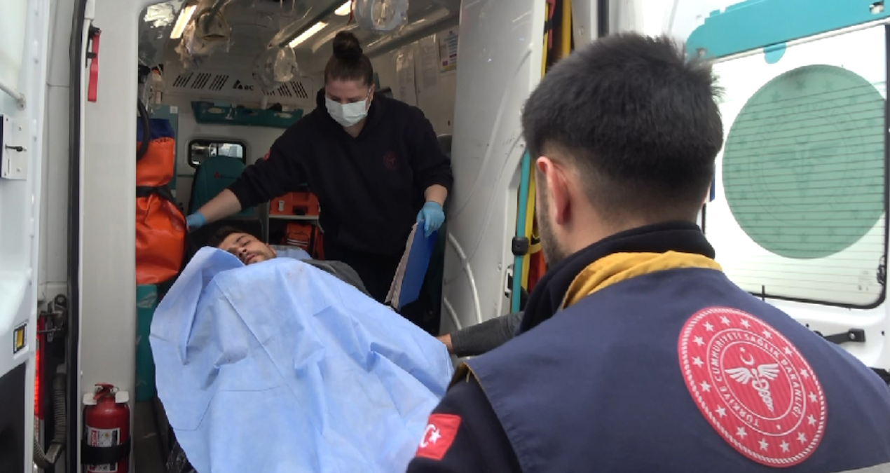 Çakmak İstemesi Sonucu Kuzenine Bıçak Çeken Kişi Aranıyor