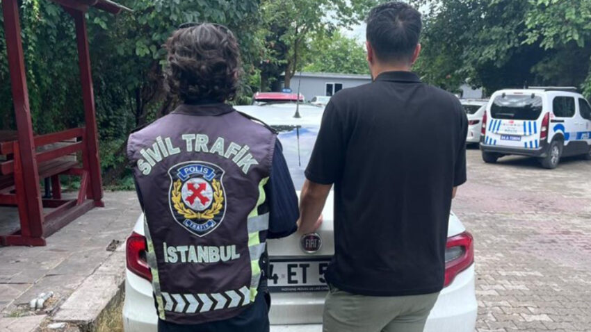 Trafikte dehset saldirgan surucuye 180 bin tl ceza pU2uRrm2
